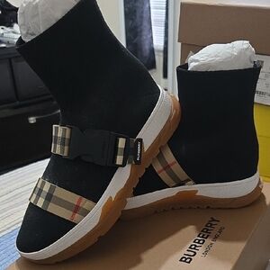 *NEW* Kids Burberry Sock Sneakers.